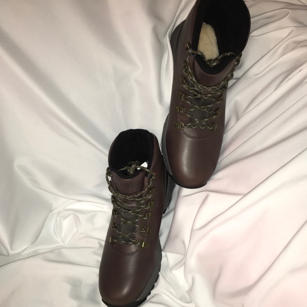 UGG - Picture 3 of 8